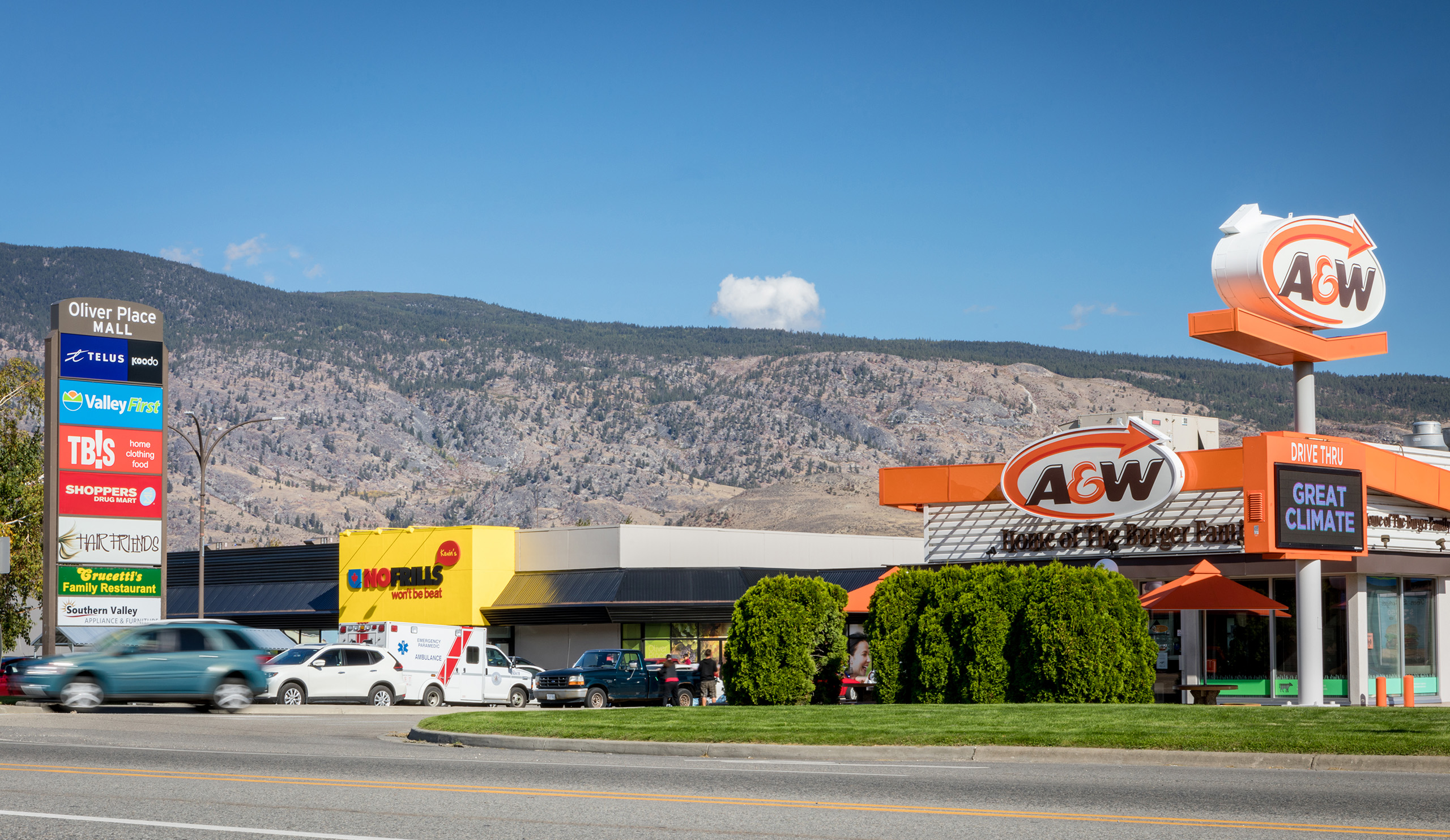 oliver place mall exterior image